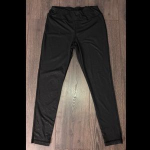 Size M Everlast Leggings